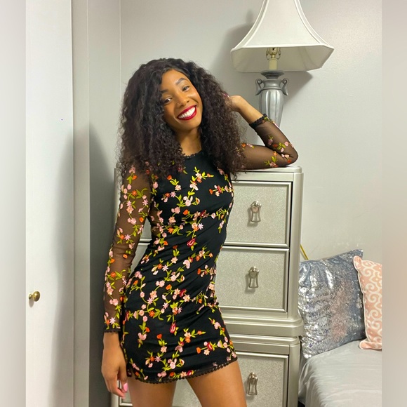 Black and floral dress - Picture 5 of 5